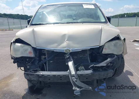 2010 Chrysler Town & Country New Lx z USA, uszkodzony, nr VIN 2A4RR2D11AR456439